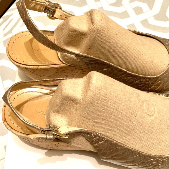VIA SPIGA Crinkled Gold Leather Wedge Slingbacks - Picture 8 of 12